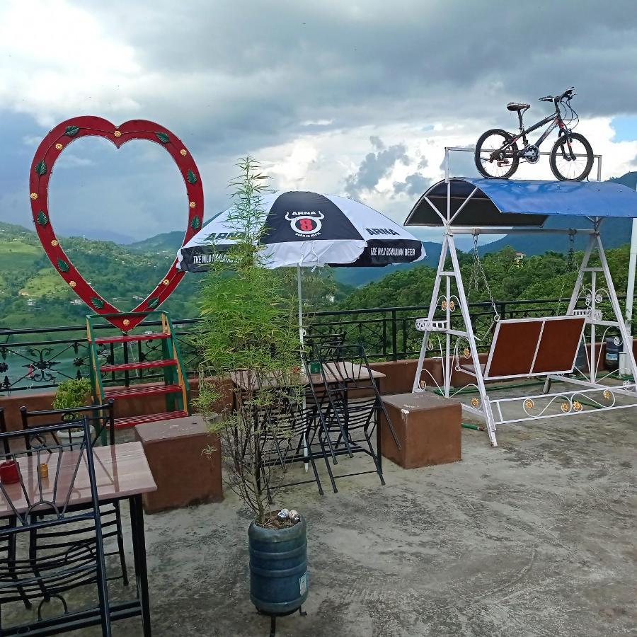 Begnas Coffee House & Hotel Deorāli エクステリア 写真