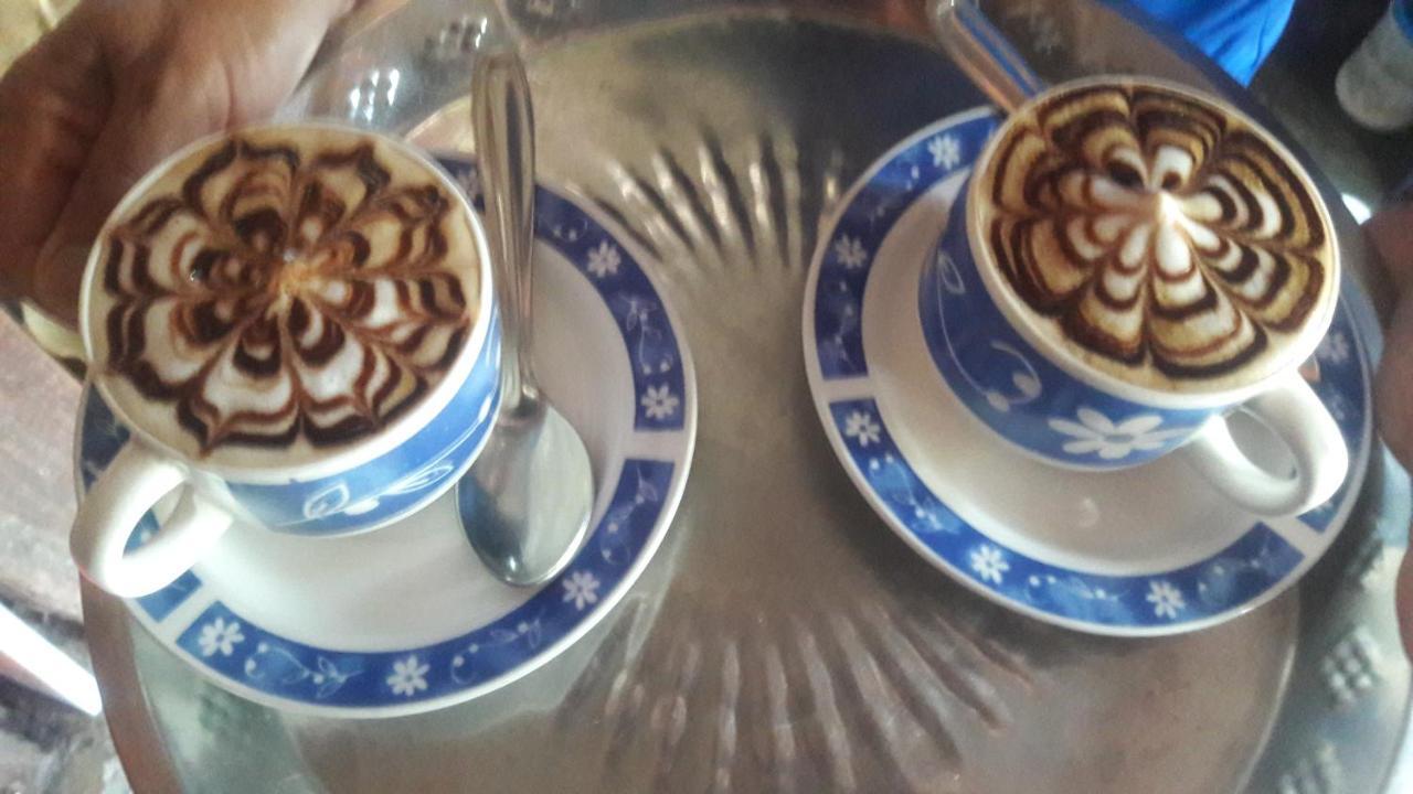 Begnas Coffee House & Hotel Deorāli エクステリア 写真